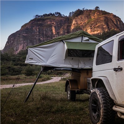 Vandeniui atspari nešiojama automobilių kempingo palapinė ant stogo